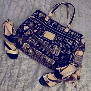 Black and Gold Coach Poppy